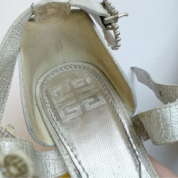 GIVENCHY METALLIC SILVER CRACKED LEATHER OPEN TOE CHUNKY HEELS - Picture 9 of 11